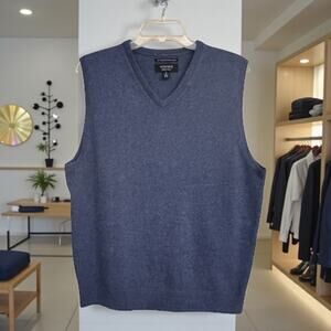 Nordstrom Men’s Shop 100% Merino Wool V-Neck Sweater Vest – Medium